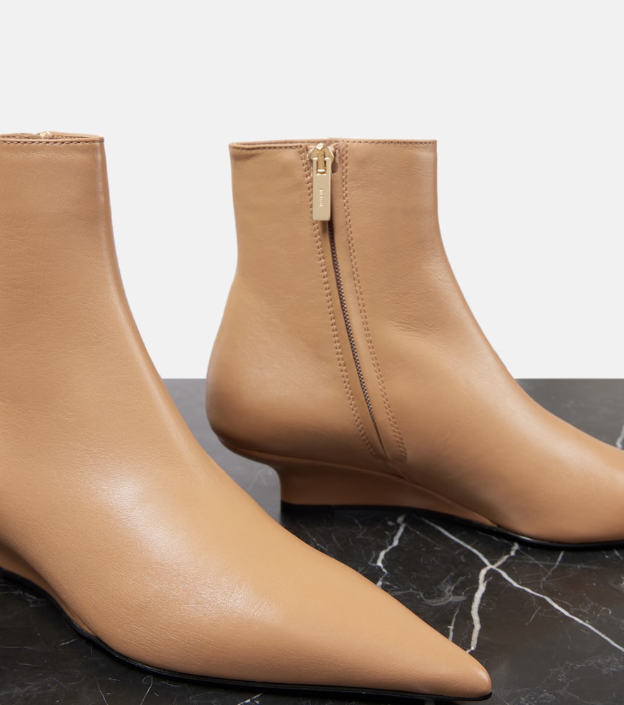 Toteme Sharp 40 leather ankle boots