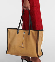 Alexander McQueen Pendant Large suede shopper