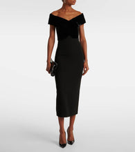 Roland Mouret Off-shoulder velvet gown