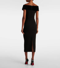 Roland Mouret Off-shoulder velvet gown