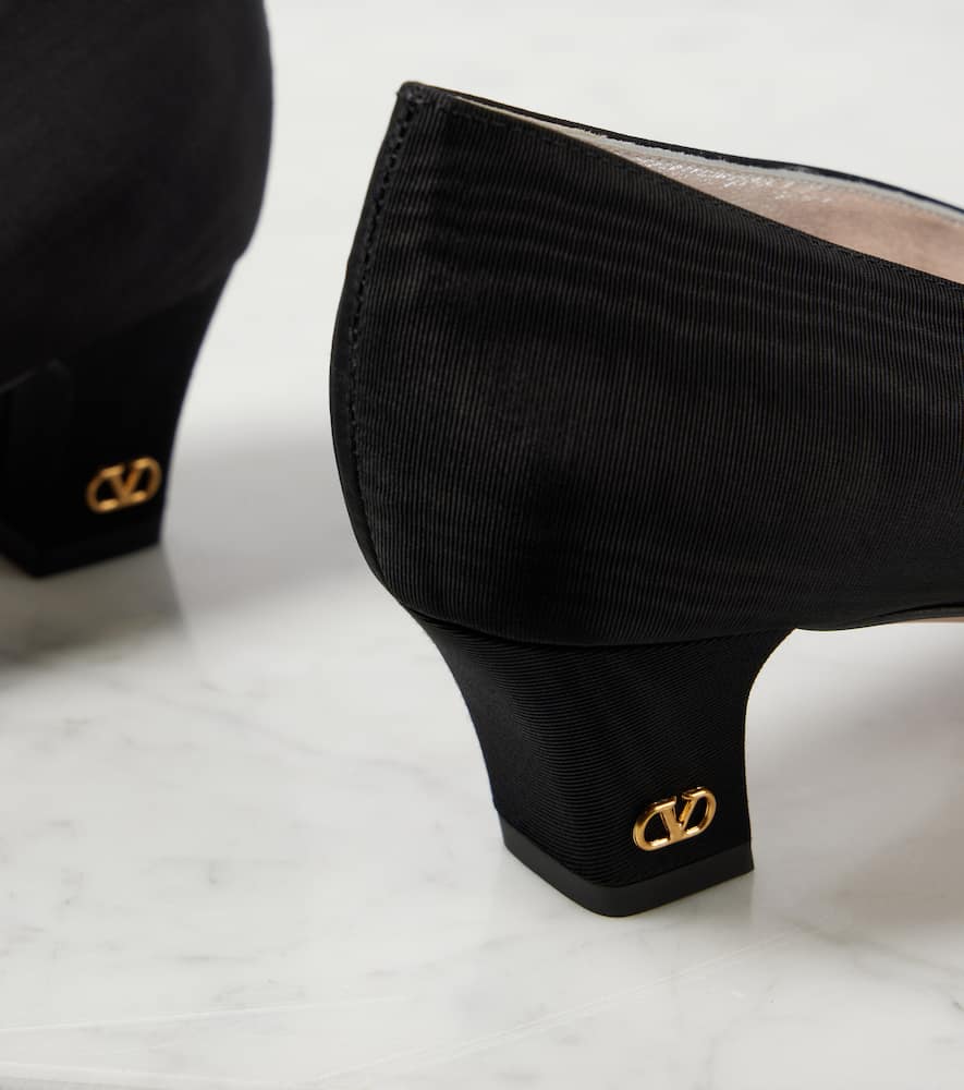 Valentino Garavani Bowow 45 embellished moir√É¬© pumps