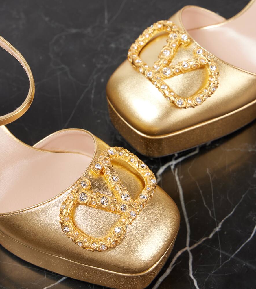 Valentino Garavani VLogo Signature leather platform pumps