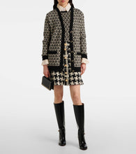 Valentino Garavani Rockstud leather wallet on chain