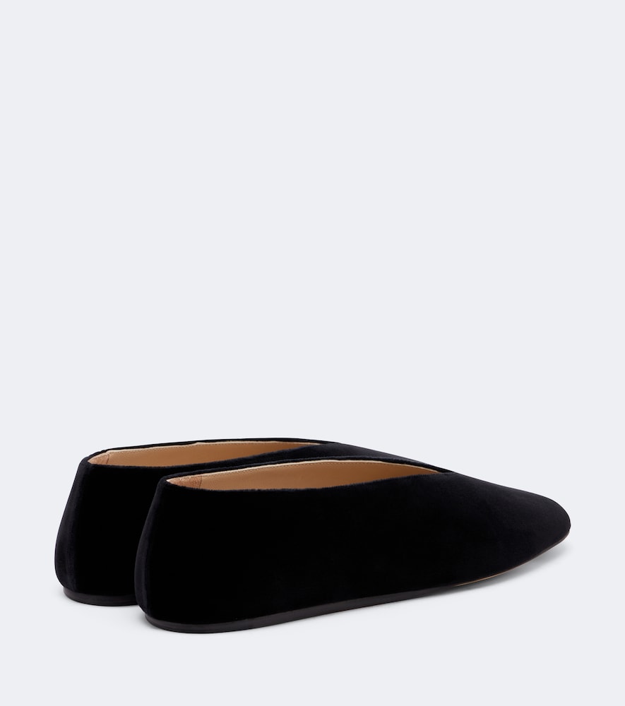 Le Monde Beryl Olympia velvet ballet flats