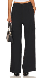 PISTOLA Brynn High Rise Relaxed Cargo in Black - PISTOLA Brynn Cargo décontracté taille haute en noir - PISTOLA Brynn 黑色高腰休闲工装裤 - PISTOLA Brynn High Rise Relaxed Cargo in Schwarz - PISTOLA Brynn 하이 라이즈 릴랙스 카고 블랙 색상 - PISTOLA Brynn Cargo rilassato a vita alta in nero