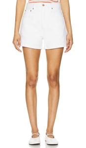 PISTOLA Saige High Rise Shorts in White - Short taille haute PISTOLA Saige en blanc - PISTOLA Saige 白色高腰短裤 - PISTOLA Saige High Rise Shorts in Weiß - PISTOLA Saige 하이라이즈 반바지 화이트 색상 - Pantaloncini a vita alta PISTOLA Saige in bianco