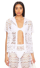 PQ Lace Button Top in Ivory - Haut boutonné en dentelle PQ en ivoire - PQ 象牙色蕾丝纽扣上衣 - PQ-Top mit Spitzenknöpfen in Elfenbein - PQ 레이스 버튼 탑 - Top con bottoni in pizzo PQ in avorio