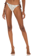 PQ Reversible Tie Teeny Bikini Bottom in Brown - Bas de bikini Teeny réversible à nouer PQ en marron - PQ 棕色双面系带小号比基尼泳裤 - PQ Reversible Tie Teeny Bikinihose in Braun - PQ 리버서블 타이 틴니 비키니 하의 브라운 색상 - Fondo bikini per ragazzi con lacci reversibili PQ in marrone