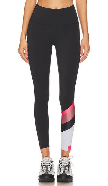 P.E Nation Check Mark Legging in Black - P.E Nation - Legging à carreaux noir - P.E Nation 黑色格纹打底裤 - P.E Nation Check Mark Legging in Schwarz - P.E Nation 체크마크 레깅스 색상 - P.E Nation Legging con segno di spunta in nero