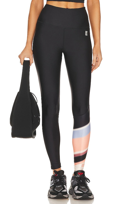 P.E Nation Flex Legging in Black - Legging flexible P.E Nation en noir - 黑色 P.E Nation Flex 打底裤 - P.E Nation Flex Leggings in Schwarz - P.E Nation 플렉스 레깅스 블랙 색상 - Legging flessibili P.E Nation in nero