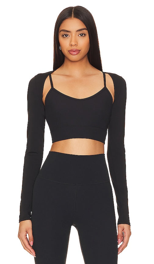 P.E Nation Reform Sports Bra & Shrug Set in Black - P.E Nation Reform - Ensemble soutien-gorge de sport et boléro - Noir - P.E Nation Reform 黑色运动文胸和耸肩套装 - P.E Nation Reform Sport-BH- und Bolero-Set in Schwarz - P.E Nation Reform 스포츠 브라 & 슈러그 세트 블랙 색상 - Set reggiseno sportivo e coprispalle P.E Nation Reform in nero