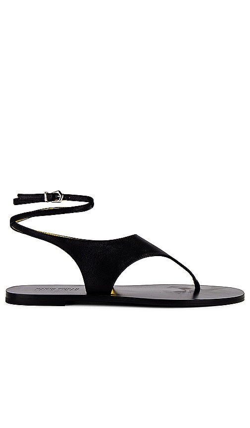 Paris Texas Amalfi Flat Sandal in Black - Sandale plate Paris Texas Amalfi en noir - Paris Texas Amalfi 黑色平底凉鞋 - Flache Sandale „Amalfi“ von Paris Texas in Schwarz - Paris Texas Amalfi 플랫 샌들블랙 컬러 - Sandalo piatto Paris Texas Amalfi in nero
