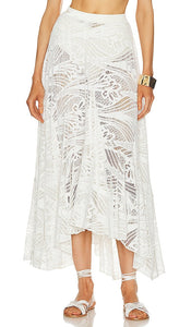 PatBO Lace Beach Skirt in White - Jupe de plage en dentelle PatBO en blanc - PatBO 白色蕾丝沙滩裙 - PatBO Spitzen-Strandrock in Weiß - PatBO 레이스 비치 스커트화이트 색상 - Gonna da spiaggia in pizzo PatBO in bianco