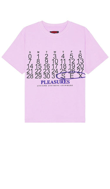 Pleasures Calendar Heavyweight T-Shirt in Lavender - Pleasures Calendar T-shirt épais en lavande - 薰衣草色 Pleasures Calendar 重量级 T 恤 - Pleasures Calendar Schwergewichts-T-Shirt in Lavendel - Pleasures Calendar 헤비웨이트 티셔츠 라벤더 색상 - T-shirt pesante del calendario dei piaceri in lavanda