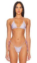 Poster Girl Bella Bikini Top in Pink - Poster Girl - Haut de bikini Bella en rose - 海报女孩贝拉比基尼上衣粉红色 - Poster Girl Bella Bikinioberteil in Rosa - Poster Girl Bella 비키니 탑 핑크 색상 - Poster Ragazza Bella Top bikini in rosa