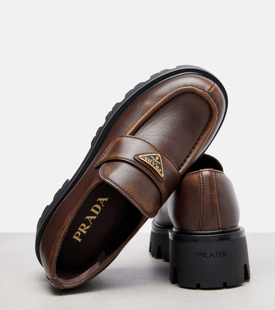 Prada Logo leather platform loafers in Brown - Loafers