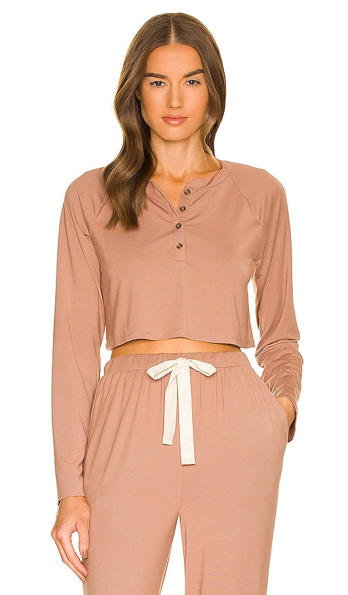 Privacy Please Camille Top in Tan - Privacy Please - Haut Camille en beige - 请保护隐私 Camille 棕褐色上衣 - Datenschutz Bitte Camille Top in Hellbraun - Privacy Please Camille 탑 - Privacy, per favore, Camille Top in marrone chiaro