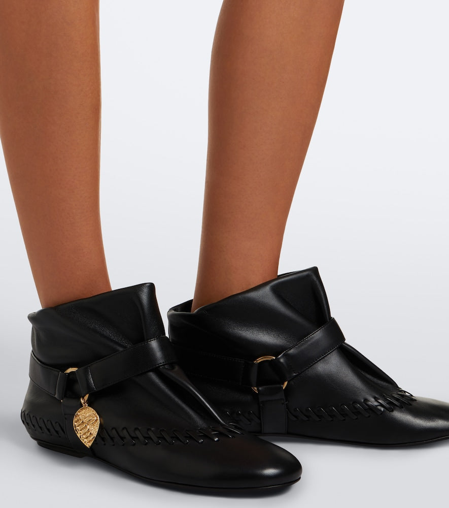 Pucci Leather ankle boots (Black) - Flat Boots