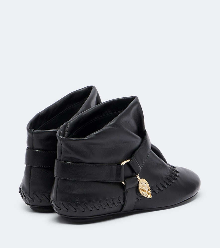 Pucci Leather ankle boots (Black) - Flat Boots