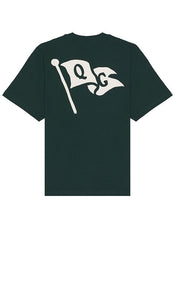 Quiet Golf Pennant T-Shirt in Dark Green - T-shirt Pennant Quiet Golf en vert foncé - 深绿色安静高尔夫三角旗 T 恤 - Quiet Golf Wimpel-T-Shirt in Dunkelgrün - 콰이어트 골프 페넌트 티셔츠(다크 그린 색상) - T-shirt da golf tranquilla con stendardo in verde scuro