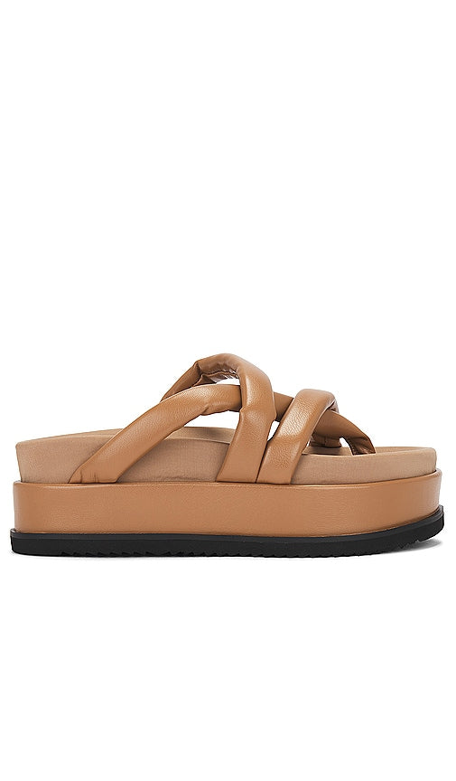 R0AM Asymmetrical Stack Sandal in Nude - Sandale superposée asymétrique R0AM en Nude - R0AM 裸色不对称叠层凉鞋 - R0AM Asymmetrische Stapelsandale in Nude - R0AM 비대칭 스택 샌들 누드 컬러 - Sandalo asimmetrico R0AM color nudo