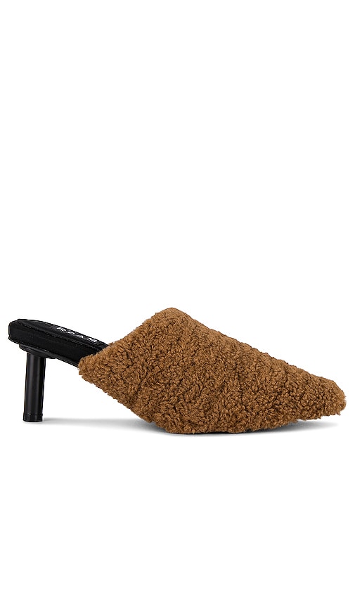 R0AM Fuzzy Heel in Cognac - Talon flou R0AM en cognac - R0AM 干邑色毛绒鞋跟 - R0AM Fuzzy Heel in Cognac - R0AM 꼬냑 퍼지 힐 - R0AM Tacco sfocato color cognac