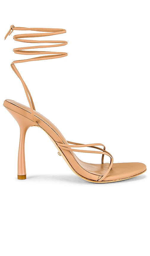 RAYE Arwen Heel in Cream - Talon RAYE Arwen en crème - RAYE Arwen 奶油色高跟鞋 - RAYE Arwen Heel in Creme - RAYE 아르웬 힐 in 크림 - Tacco RAYE Arwen in crema