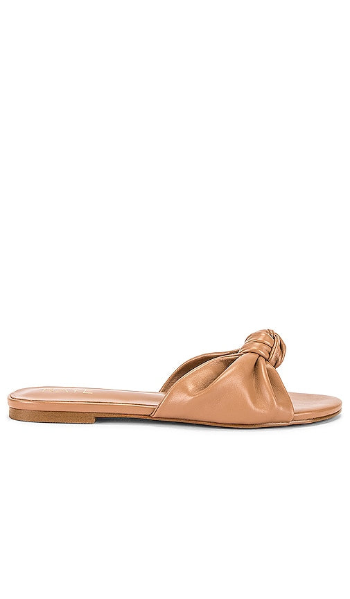 RAYE Buffy Sandal in Tan - Sandale RAYE Buffy en beige - 黄褐色 RAYE Buffy 凉鞋 - RAYE Buffy Sandale in Hellbraun - RAYE Buffy 샌들 - Sandalo RAYE Buffy in marrone chiaro