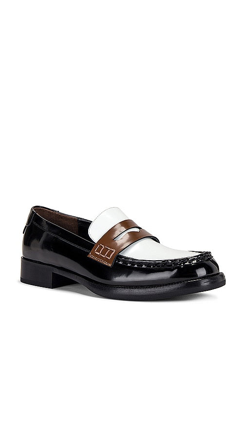 RAYE Camil Loafer in Black,White