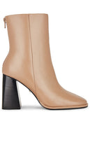 RAYE Larou Boot in Beige - Botte RAYE Larou en Beige - RAYE Larou 米色靴子 - RAYE Larou Stiefel in Beige - RAYE 라루 부츠 베이지 색상 - Stivale RAYE Larou in beige