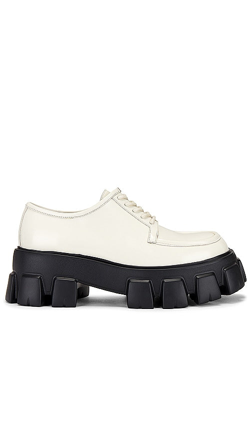 RAYE Lars Derby in White - RAYE Lars Derby en Blanc - RAYE Lars 白色德比 - RAYE Lars Derby in Weiß - RAYE Lars 더비 화이트 색상 - Derby RAYE Lars in bianco