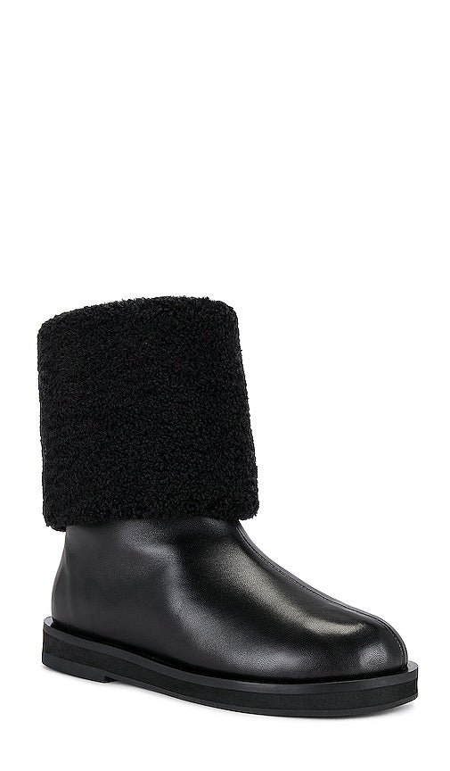 RAYE Meribel Boot in Black - Botte RAYE Méribel en noir - RAYE Meribel 黑色靴子 - RAYE Meribel Stiefel in Schwarz - RAYE 메리벨 부츠블랙 색상 - Stivale RAYE Meribel in nero