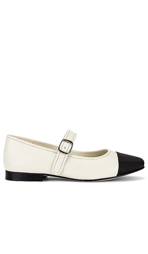 RAYE Miga Flat in Ivory - RAYE Miga plat en ivoire - RAYE Miga 象牙色平底鞋 - RAYE Miga Flat in Elfenbein - RAYE 미가 플랫 아이보리 색상 - RAYE Miga Appartamento in Avorio