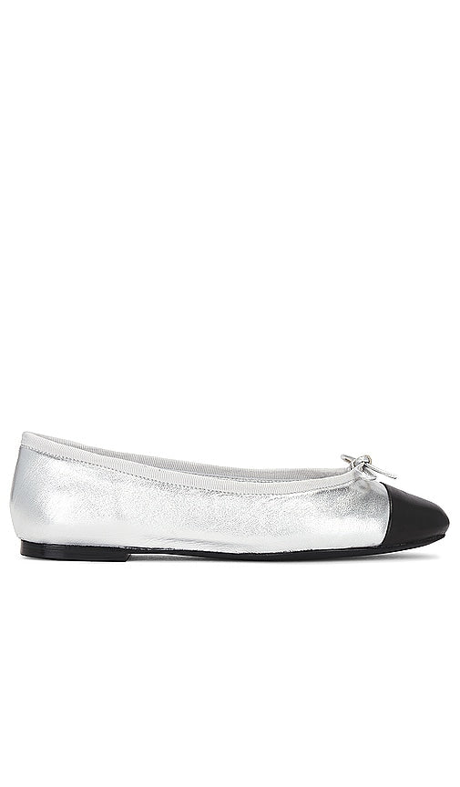 RAYE Natalia Ballet Flat in Metallic Silver - RAYE Natalia Ballerines plates en argent métallisé - RAYE Natalia 金属银色芭蕾平底鞋 - RAYE Natalia Ballerinas in Metallic-Silber - RAYE Natalia 발레 플랫 - 메탈릭 실버 소재 - Ballerine RAYE Natalia in argento metallizzato