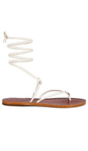 RAYE Rosario Sandal in White - Sandale RAYE Rosario en blanc - RAYE Rosario 白色凉鞋 - RAYE Rosario Sandale in Weiß - RAYE Rosario 샌들화이트 색상 - Sandalo Rosario RAYE in bianco