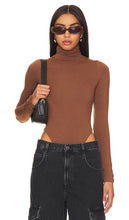 RE ONA Turtleneck Bodysuit in Brown - RE ONA Body à col roulé en marron - RE ONA 棕色高领连体衣 - RE ONA Rollkragen-Body in Braun - RE ONA 브라운 터틀넥 바디수트 - Body RE ONA a collo alto in marrone