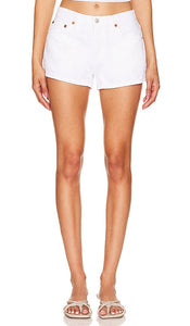 RE/DONE Original Short Short in White - Short court original RE/DONE en blanc - RE/DONE 原创白色短裤 - RE/DONE Original Short Short in Weiß - RE/DONE 오리지널 쇼트 쇼츠 화이트 색상 - RE/DONE Pantaloncini corti originali in bianco