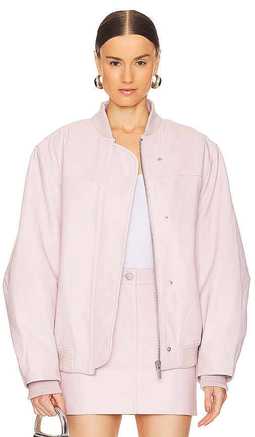 REMAIN Oversized Leather Bomber Jacket in Pink - REMAIN - Blouson aviateur surdimensionné en cuir en rose - REMAIN 粉色超大号皮革飞行员夹克 - REMAIN – Übergroße Bomberjacke aus Leder in Rosa - REMAIN 오버사이즈 가죽 보머 재킷핑크 색상 - REMAIN Giubbotto bomber oversize in pelle in rosa