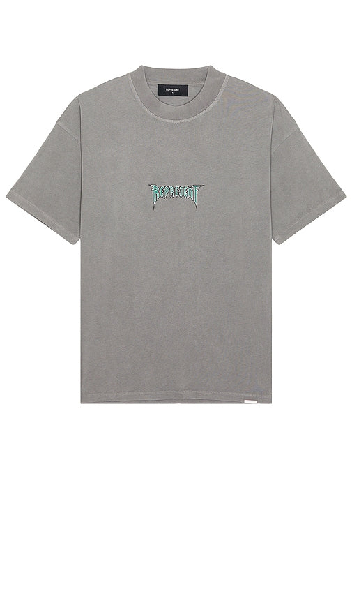 REPRESENT Rock Logo T-shirt in Light Grey - T-shirt REPRESENT Rock Logo en gris clair - REPRESENT Rock 浅灰色徽标 T 恤 - REPRESENT Rock-Logo-T-Shirt in Hellgrau - REPRESENT 라이트 그레이 색상의 Rock 로고 티셔츠 - T-shirt REPRESENT con logo Rock in grigio chiaro