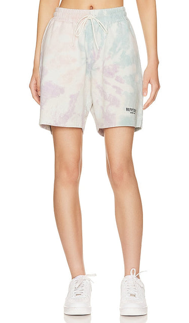 REPRESENT x REVOLVE Owners Club Shorts in White - Short REPRESENT x REVOLVE Owners Club en blanc - REPRESENT x REVOLVE Owners Club 白色短裤 - REPRESENT x REVOLVE Owners Club Shorts in Weiß - REPRESENT x REVOLVE Owners 클럽 반바지 화이트 색상 - Pantaloncini REPRESENT x REVOLVE Owners Club in bianco