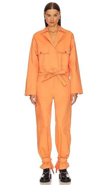 REVOLVE x Molnm PM Aviator Suit in Orange - Combinaison aviateur REVOLVE x Molnm PM en orange - REVOLVE x Molnm PM 橙色飞行员套装 - REVOLVE x Molnm PM Fliegeranzug in Orange - REVOLVE x Molnm PM 에비에이터 슈트 in 오렌지 - Tuta da aviatore REVOLVE x Molnm PM in arancione