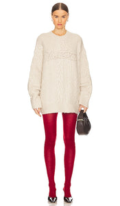 ROTATE Cable Knit Logo Sweater in Ivory - ROTATE - Pull à logo en maille torsadée en ivoire - ROTATE 象牙色绞花针织徽标毛衣 - ROTATE-Pullover mit Zopfmuster und Logo in Elfenbein - ROTATE 케이블 니트 로고 스웨터 아이보리 색상 - Maglione con logo ROTATE in maglia a trecce in avorio