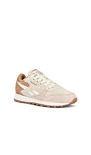Reebok Classic Leather Sneaker in Pink