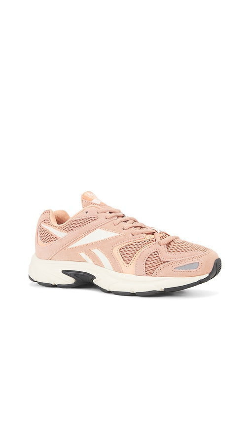 Reebok Rbk Premier Road Plus VI in Peach