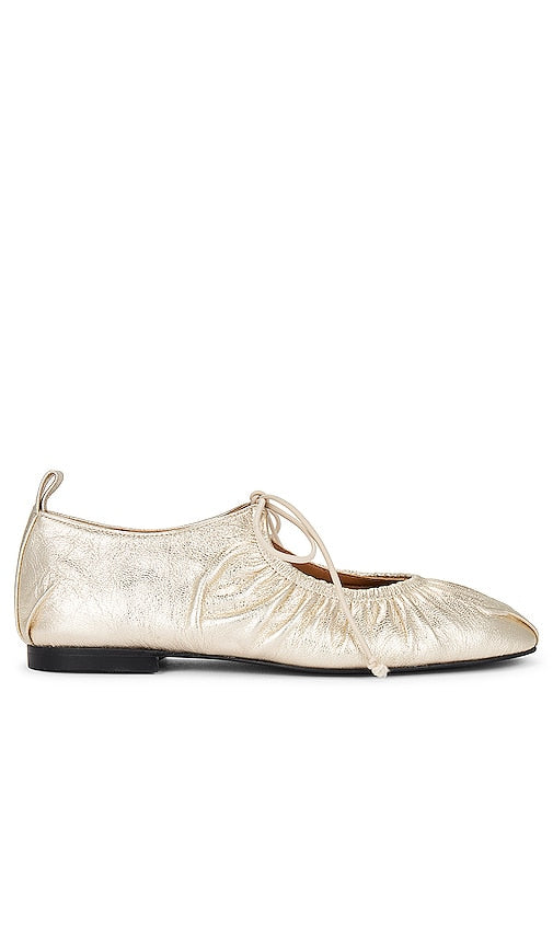 Reike Nen Bow Shirring Flats in Metallic Gold - Reike Nen Bow Shirring Flats en or métallisé - Reike Nen Bow 金属金色抽褶平底鞋 - Reike Nen Bow Shirring Flats in Metallic-Gold - Reike Nen 보우 셔링 플랫 메탈릭 골드 소재 - Ballerine arricciate con fiocco Reike Nen in oro metallizzato