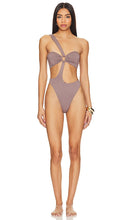 Riot Swim Belen One Piece in Taupe - Riot Swim - Une pièce Belen en taupe - Riot Swim Belen 灰褐色海贼王一件 - Riot Swim Belen Einteiler in Taupe - Riot Swim 벨렌 원피스 - Costume intero Riot Swim Belen in tortora