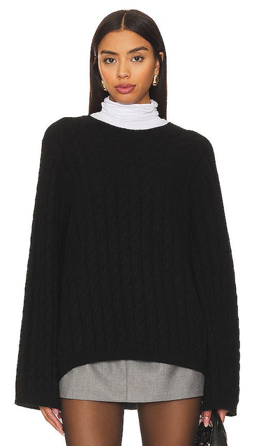 Rue Sophie Crewneck Cable Sweater in Black - Rue Sophie Pull torsadé à col rond en noir - Rue Sophie 黑色圆领绞花毛衣 - Rue Sophie Pullover mit Rundhalsausschnitt und Zopfmuster in Schwarz - Rue Sophie 크루넥 케이블 스웨터블랙 색상 - Maglione a trecce girocollo Rue Sophie in nero