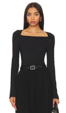 Rue Sophie Megan Knit Top in Black - Rue Sophie Megan Top en tricot en noir - Rue Sophie Megan 黑色针织上衣 - Rue Sophie Megan Strickoberteil in Schwarz - Rue Sophie Megan 니트 탑 - Top in maglia Rue Sophie Megan in nero