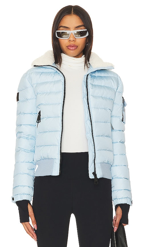 SAM. Saylor Jacket in Baby Blue - SAM. Veste Saylor en bleu bébé - 萨姆。 Saylor 淡蓝色夹克 - SAM. Saylor-Jacke in Babyblau - 샘. 세일러 자켓 - SAM. Giacca Saylor in celeste