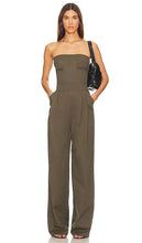 SELMACILEK Double Pleated Wide Leg Jumpsuit in Olive - SELMACILEK Combinaison jambe large double plissée en olive - SELMACILEK 橄榄色双褶阔腿连身裤 - SELMACILEK Overall mit doppeltem Faltenwurf und weitem Bein in Oliv - SELMACILEK 더블 플리츠 와이드 레그 점프수트 - Tuta SELMACILEK a gamba larga con doppia piega in verde oliva